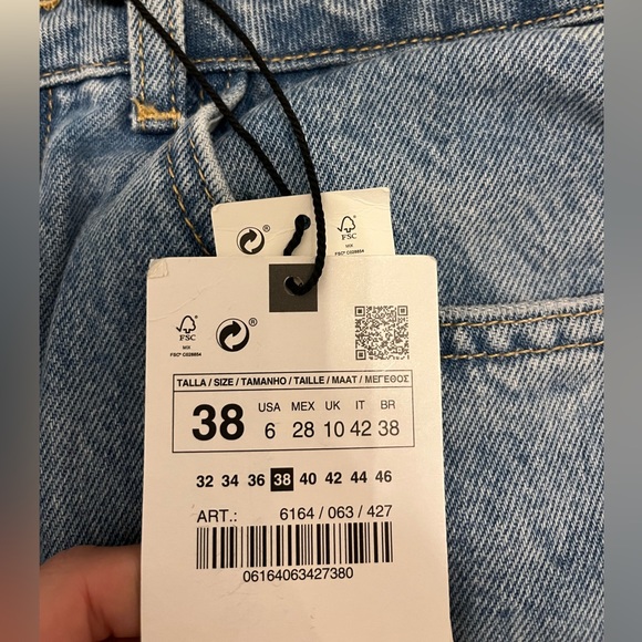 Brand New Zara Jeans - Picture 2 of 3